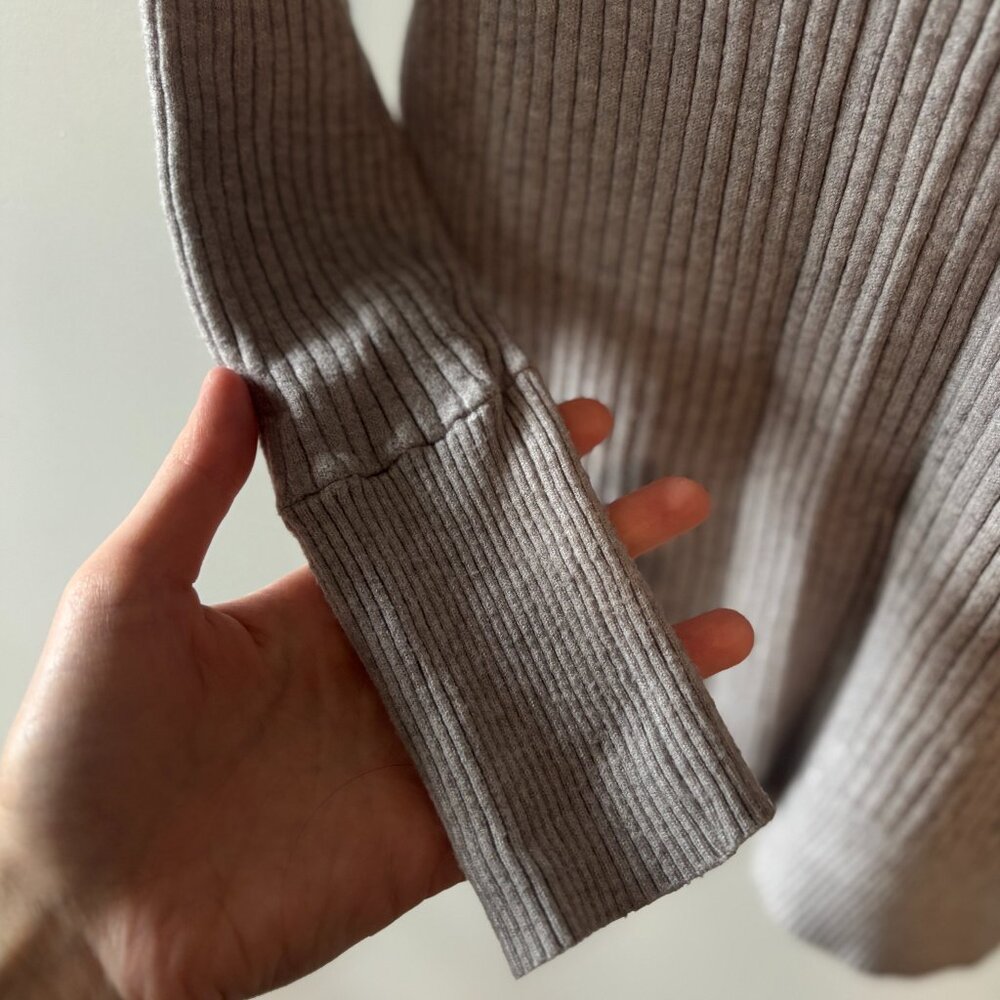 Francesca's • gray long sleeve sweater - Picture 7 of 9